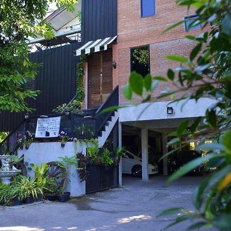 Dawnthaya Ayutthaya House บ้านดอนธยๅ อยุธยา Exterior foto